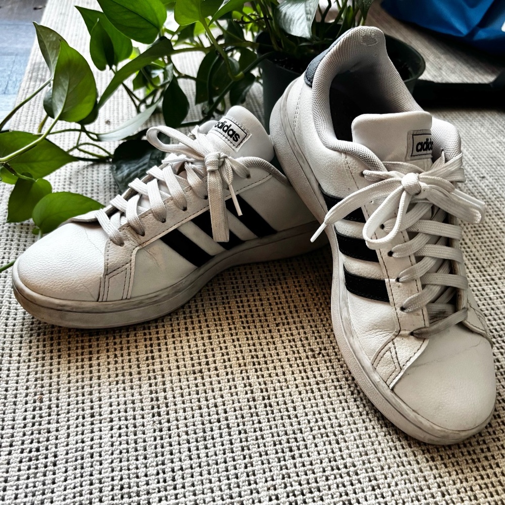 Adidas Women's Grand Court 2.0 – White & Black – US 6.5(W)